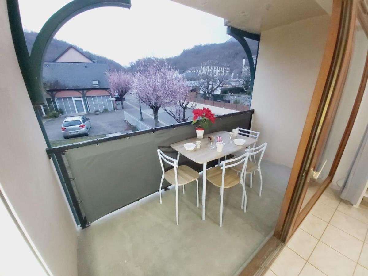 Appartement T2 Avec Balcon A Argeles Gazost Exteriör bild