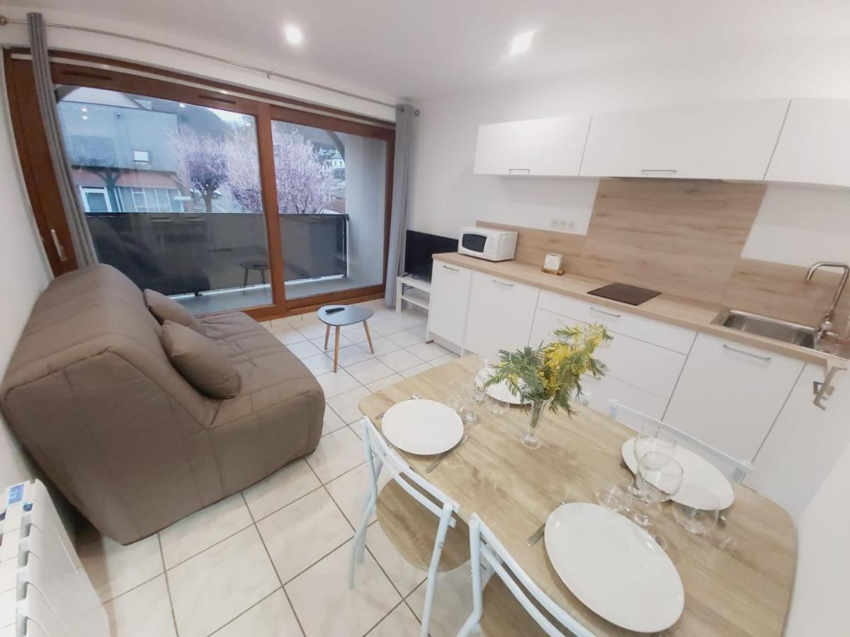 Appartement T2 Avec Balcon A Argeles Gazost Exteriör bild