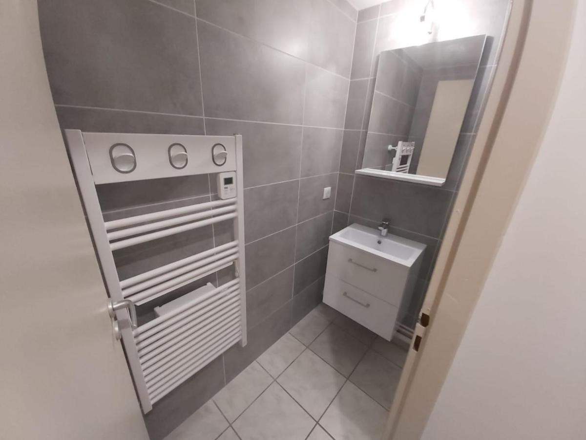 Appartement T2 Avec Balcon A Argeles Gazost Exteriör bild