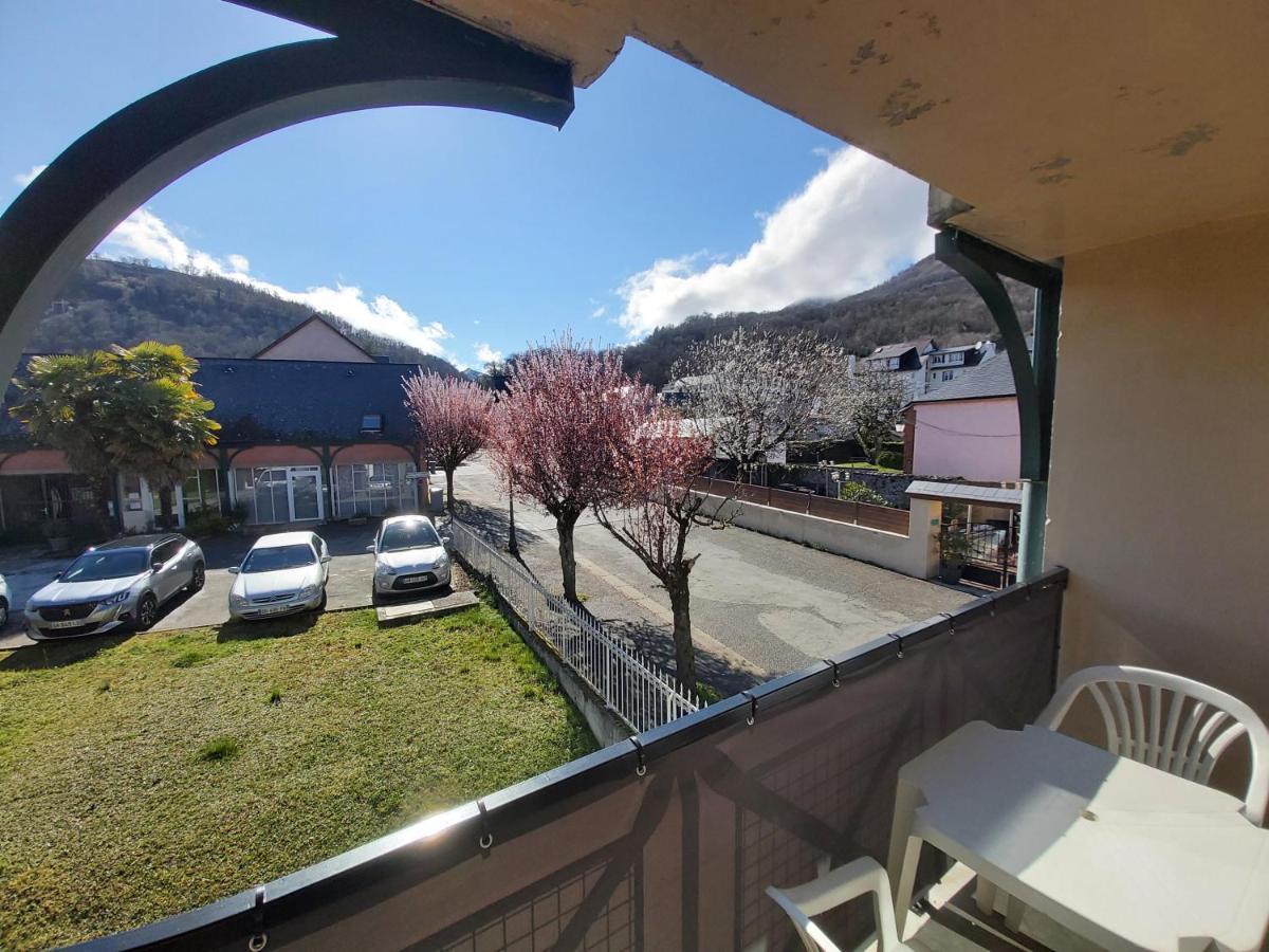 Appartement T2 Avec Balcon A Argeles Gazost Exteriör bild