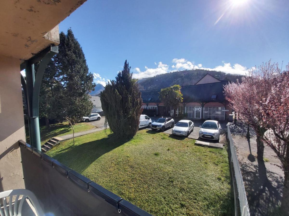 Appartement T2 Avec Balcon A Argeles Gazost Exteriör bild